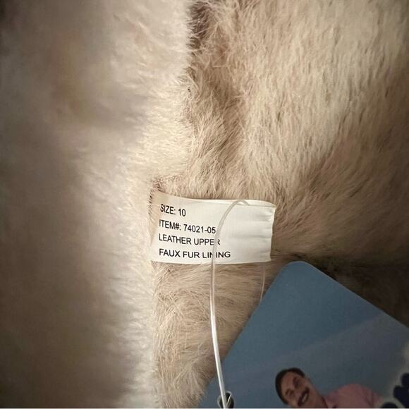 My Slippers By My Pillow Women’s Suede Moccasins Size 10 NEW - Picture 7 of 7